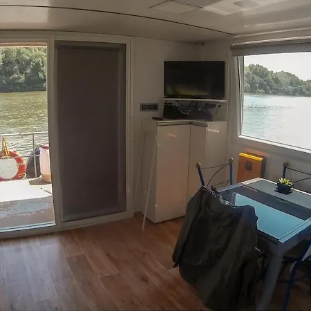 Botel Uszohaz Hódmezővásárhely